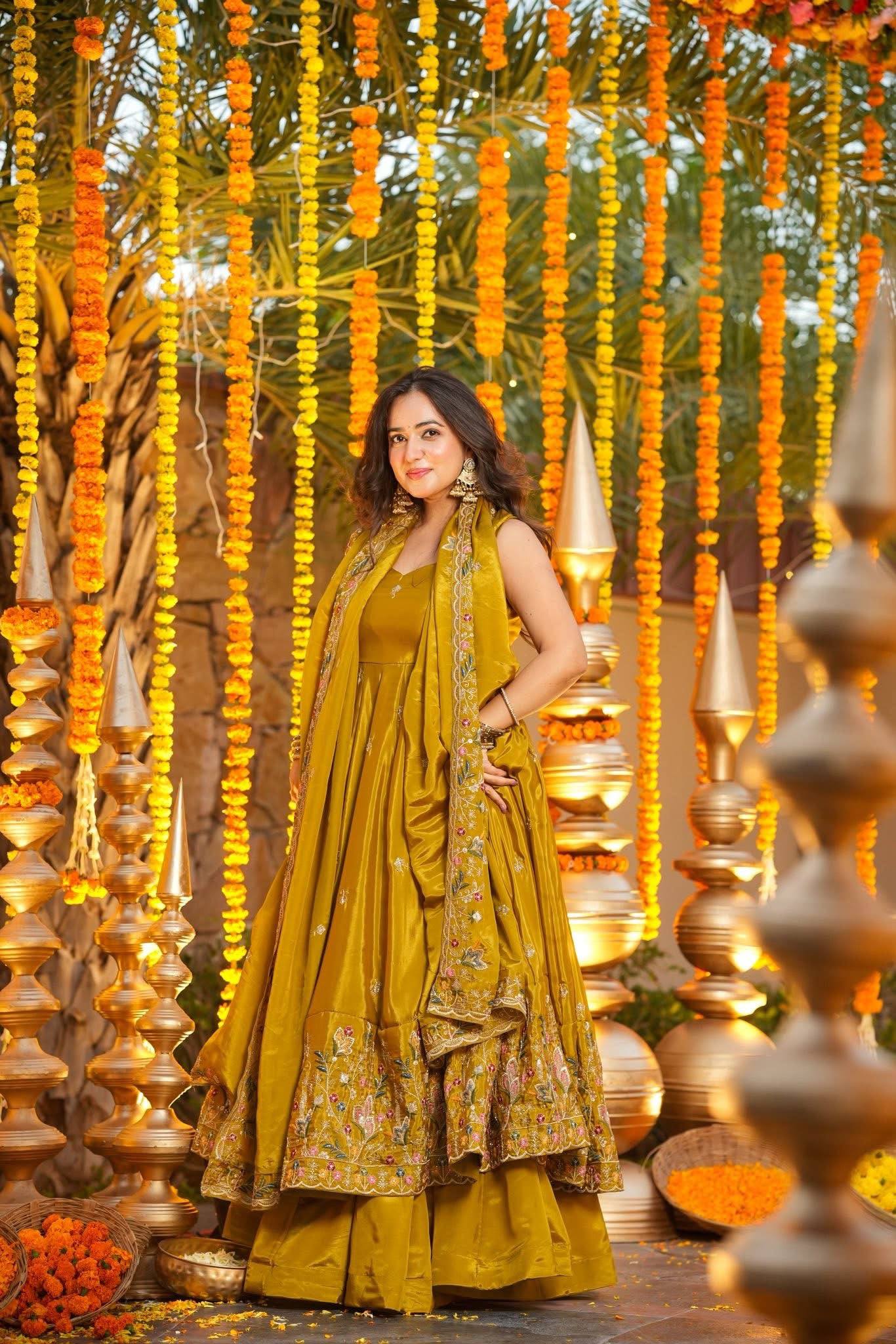 Editorial Wine Botanical-Border Anarkali
