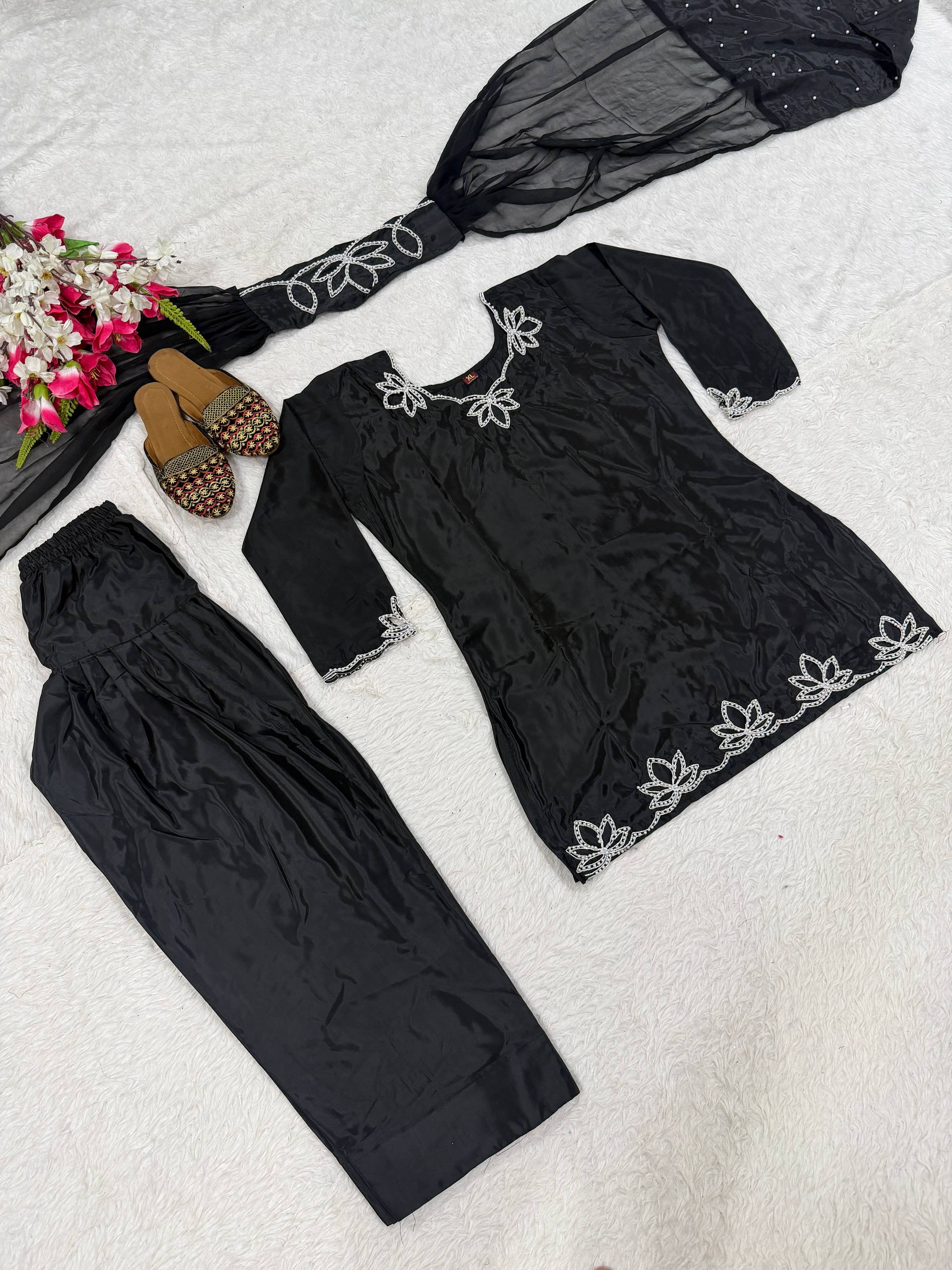 The Royal Berry Lotus-Embroidered Silk Set